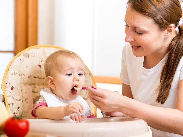 Trẻ 5 tháng tuổi ăn dặm mấy bữa 1 ngày là chuẩn nhất